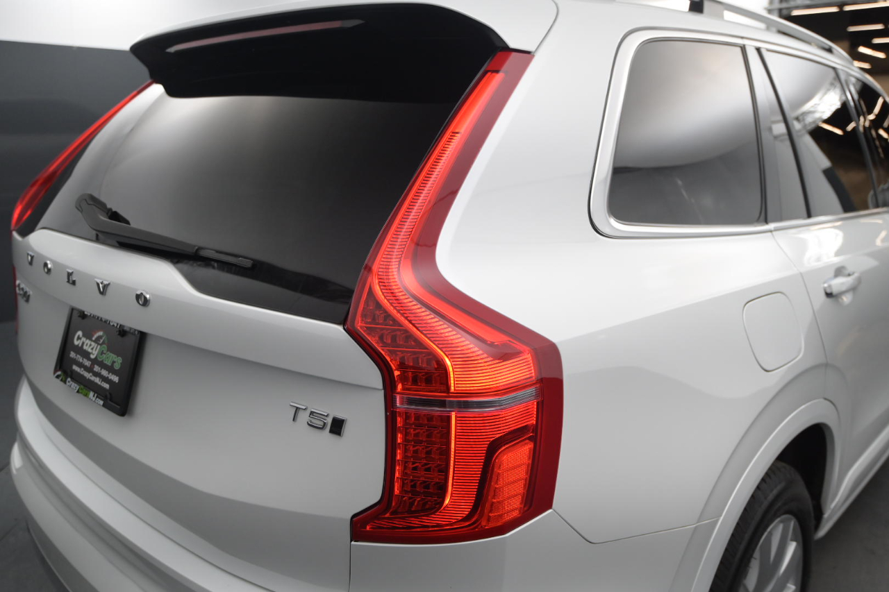 Volvo XC90 T5 AWD 5-Passenger Momentum 2017