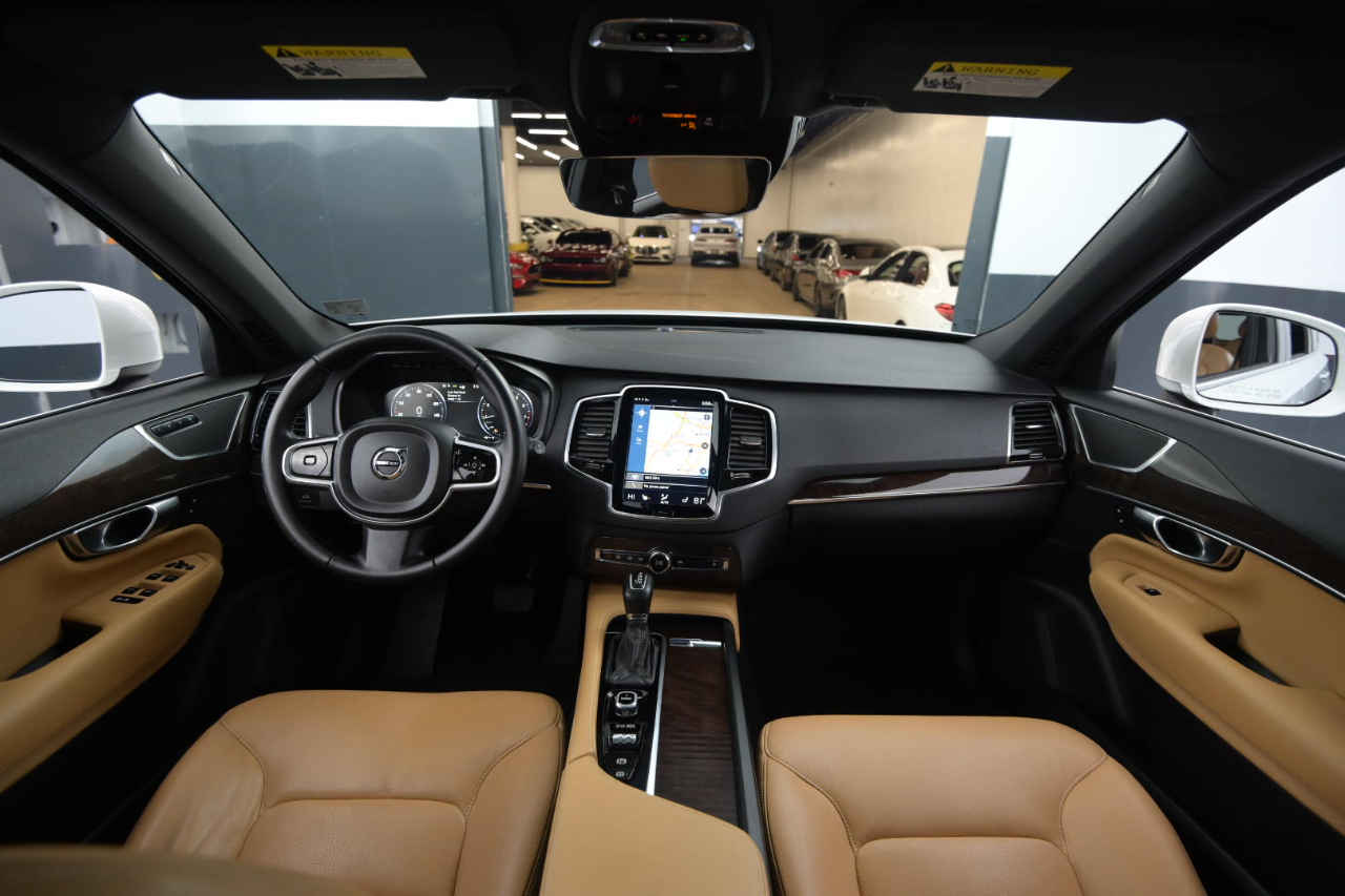 Volvo XC90 T5 AWD 5-Passenger Momentum 2017