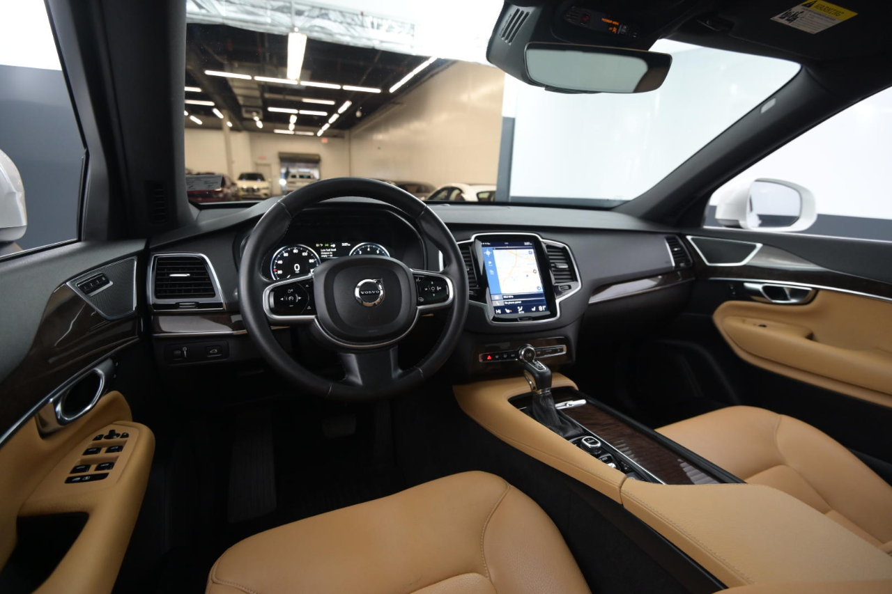 Volvo XC90 T5 AWD 5-Passenger Momentum 2017