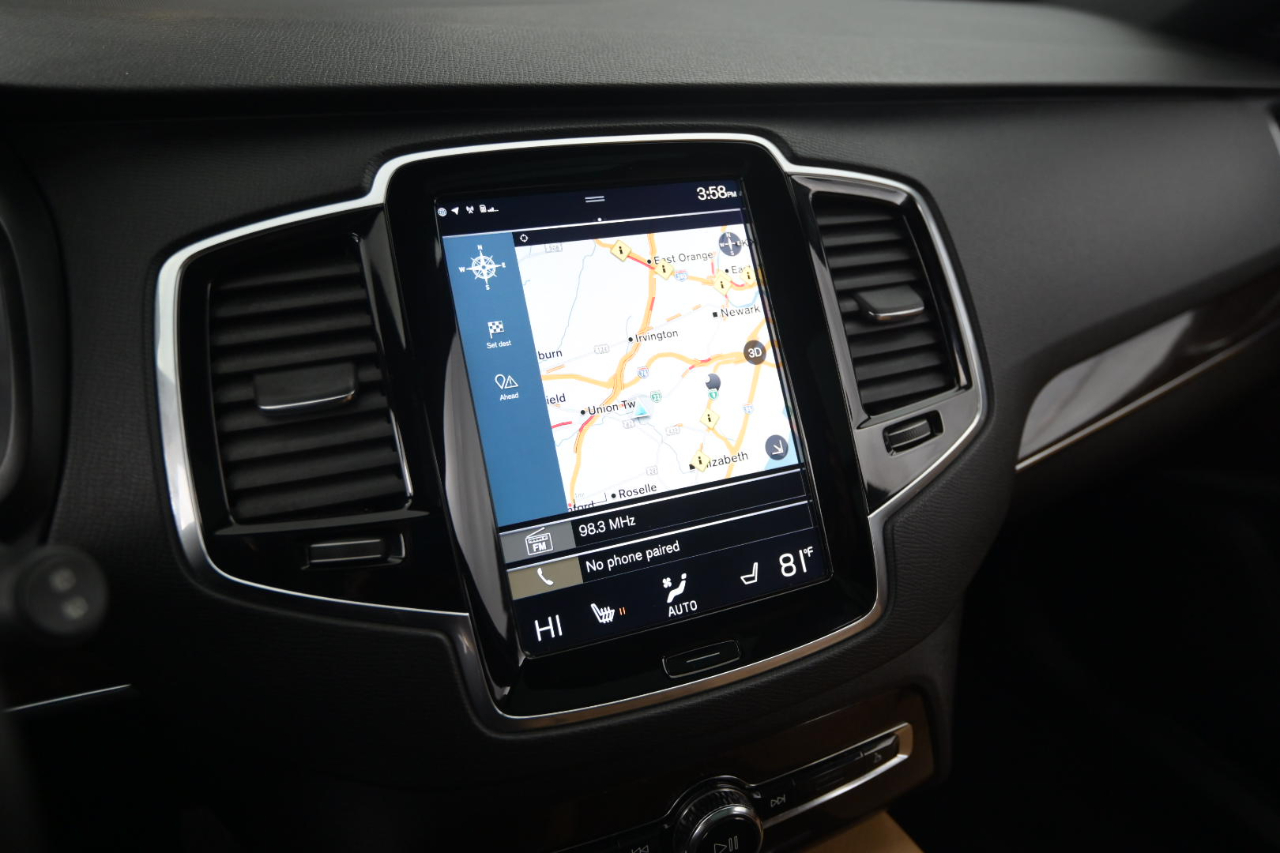 Volvo XC90 T5 AWD 5-Passenger Momentum 2017