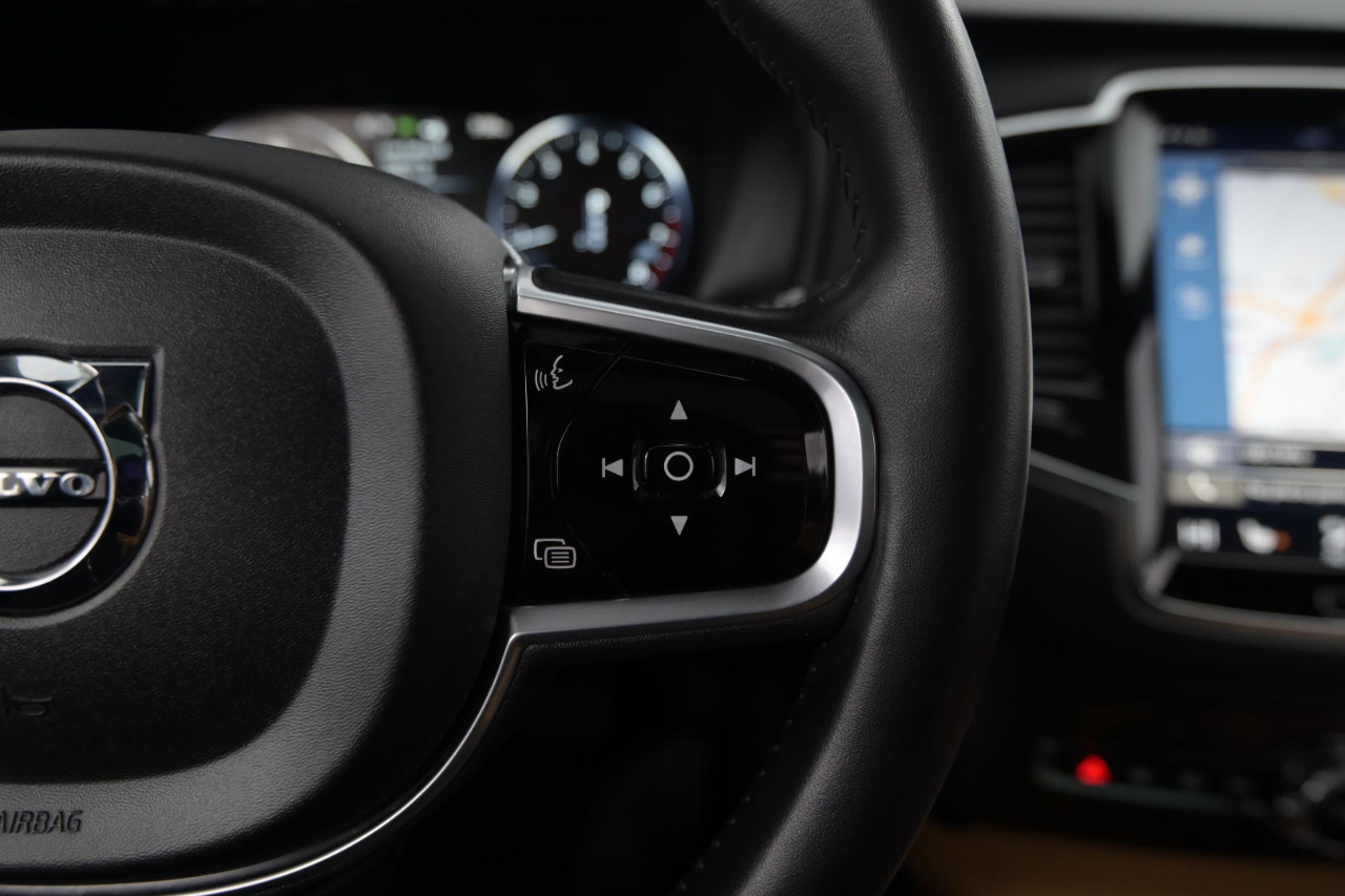 Volvo XC90 T5 AWD 5-Passenger Momentum 2017