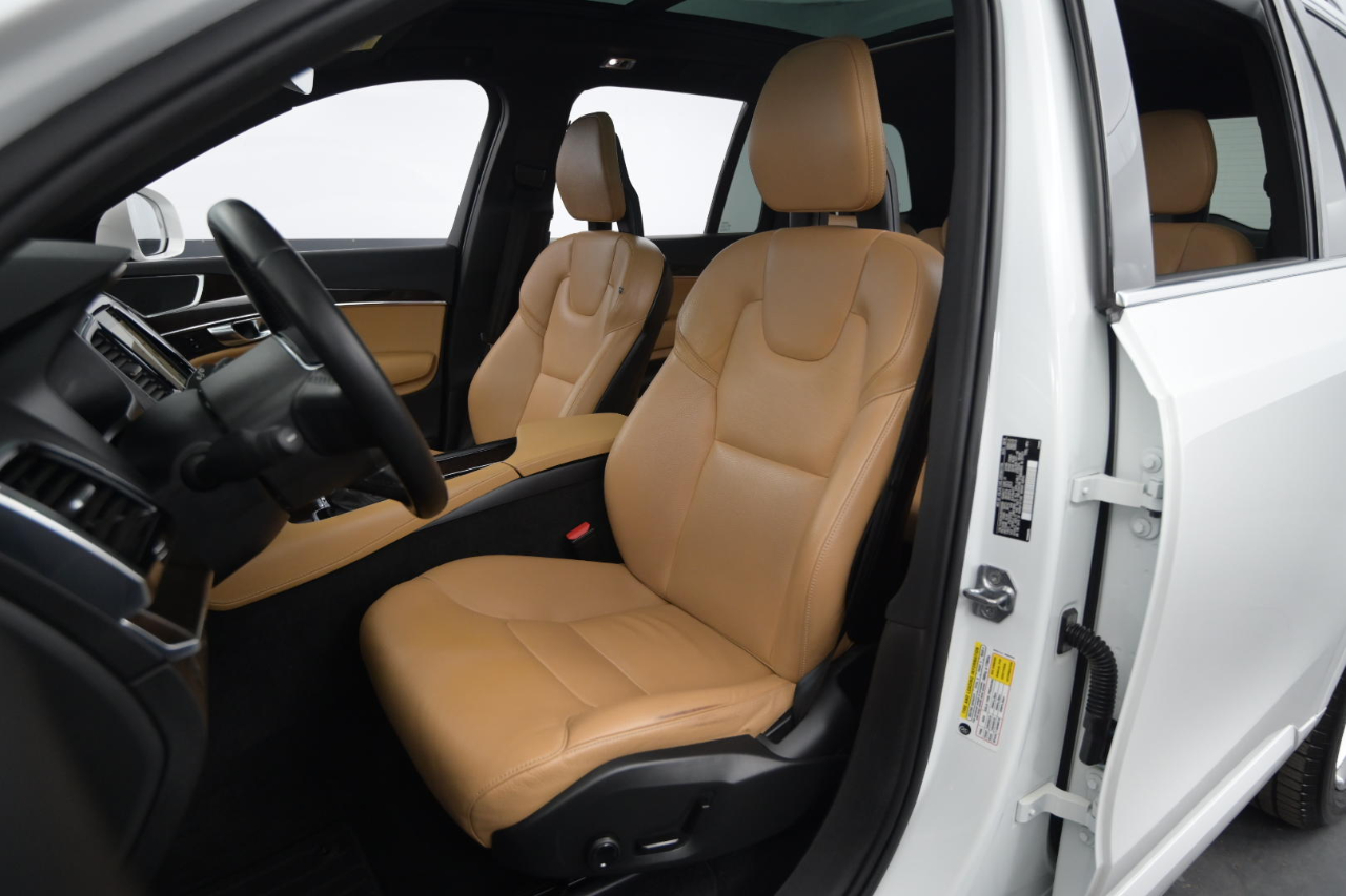 Volvo XC90 T5 AWD 5-Passenger Momentum 2017