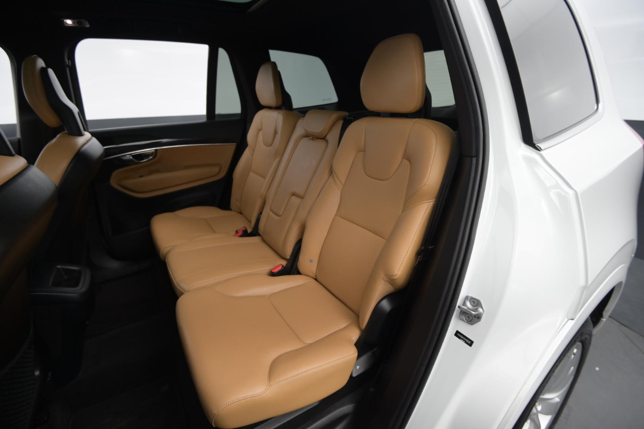 Volvo XC90 T5 AWD 5-Passenger Momentum 2017