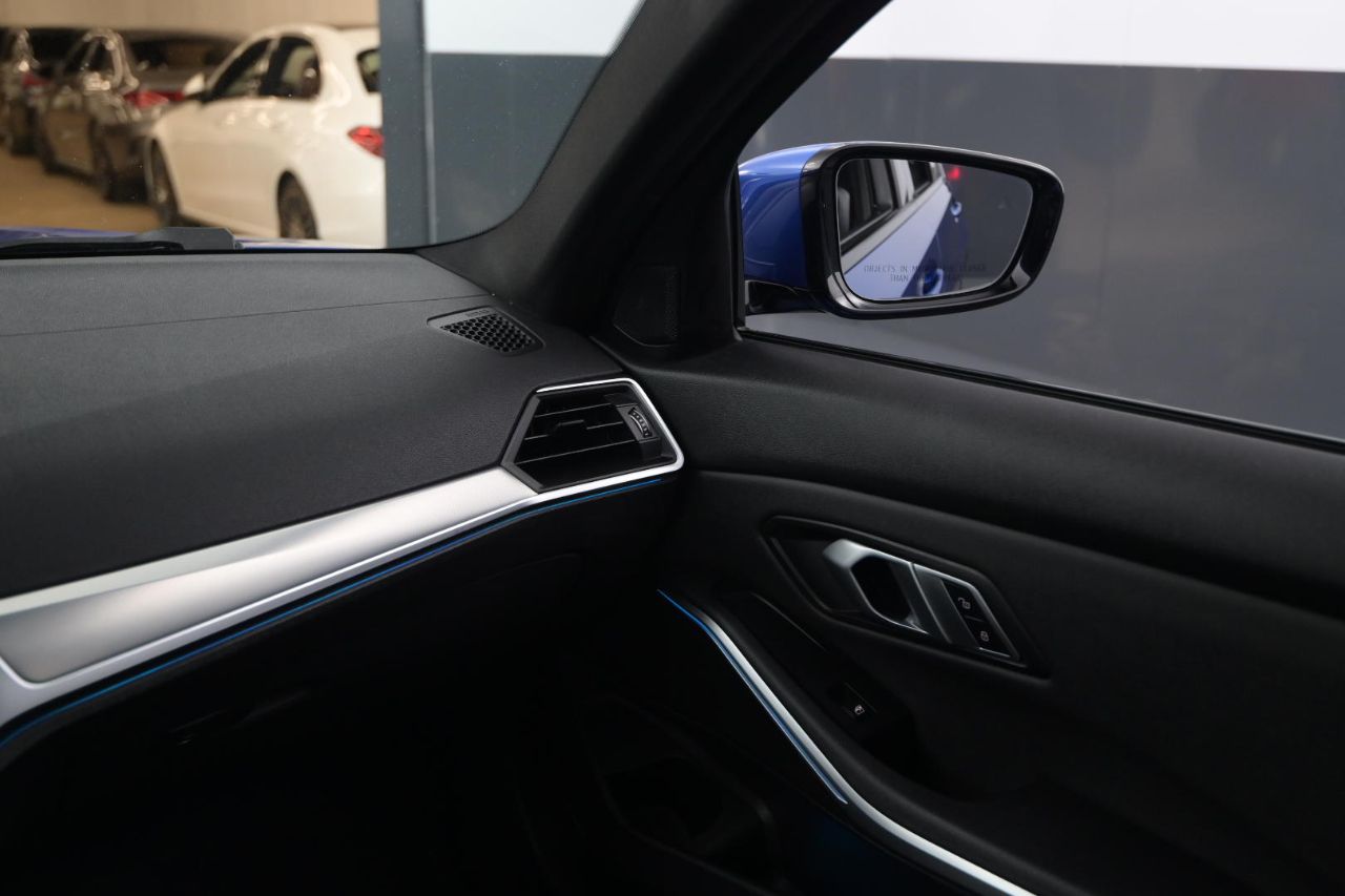 BMW 3 Series 330e xDrive Plug-In Hybrid 2021