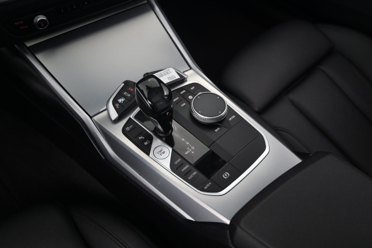 BMW 3 Series 330e xDrive Plug-In Hybrid 2021