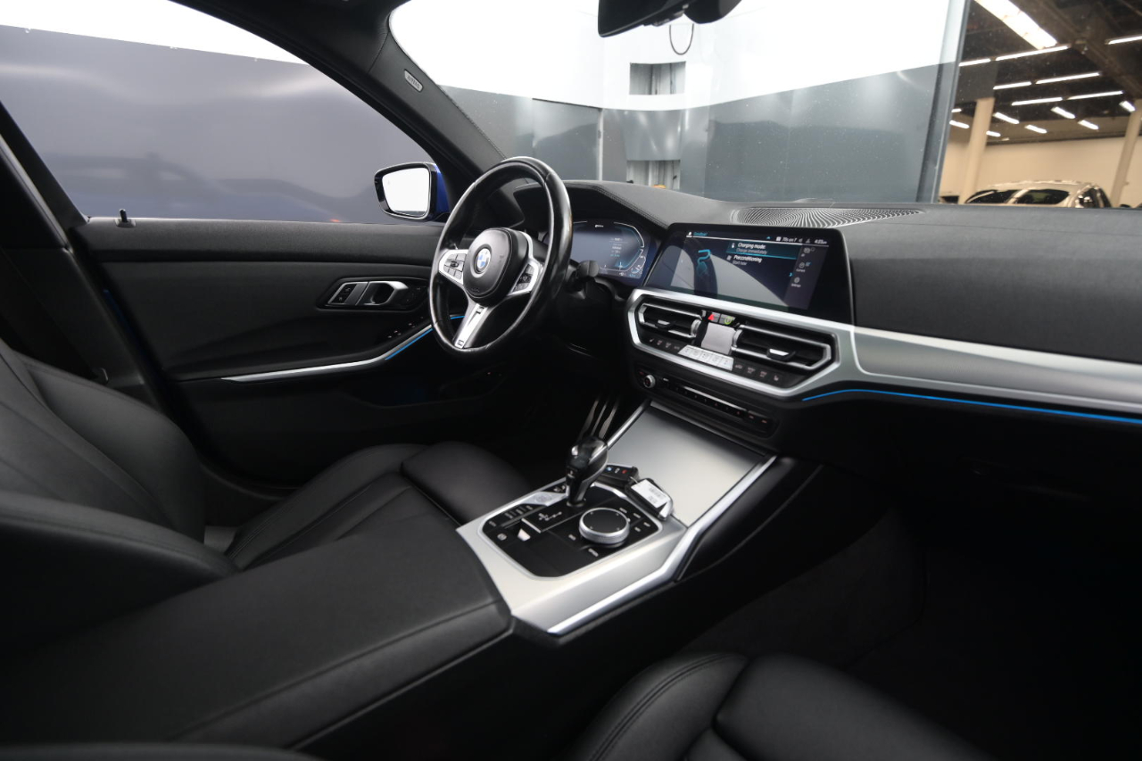 BMW 3 Series 330e xDrive Plug-In Hybrid 2021