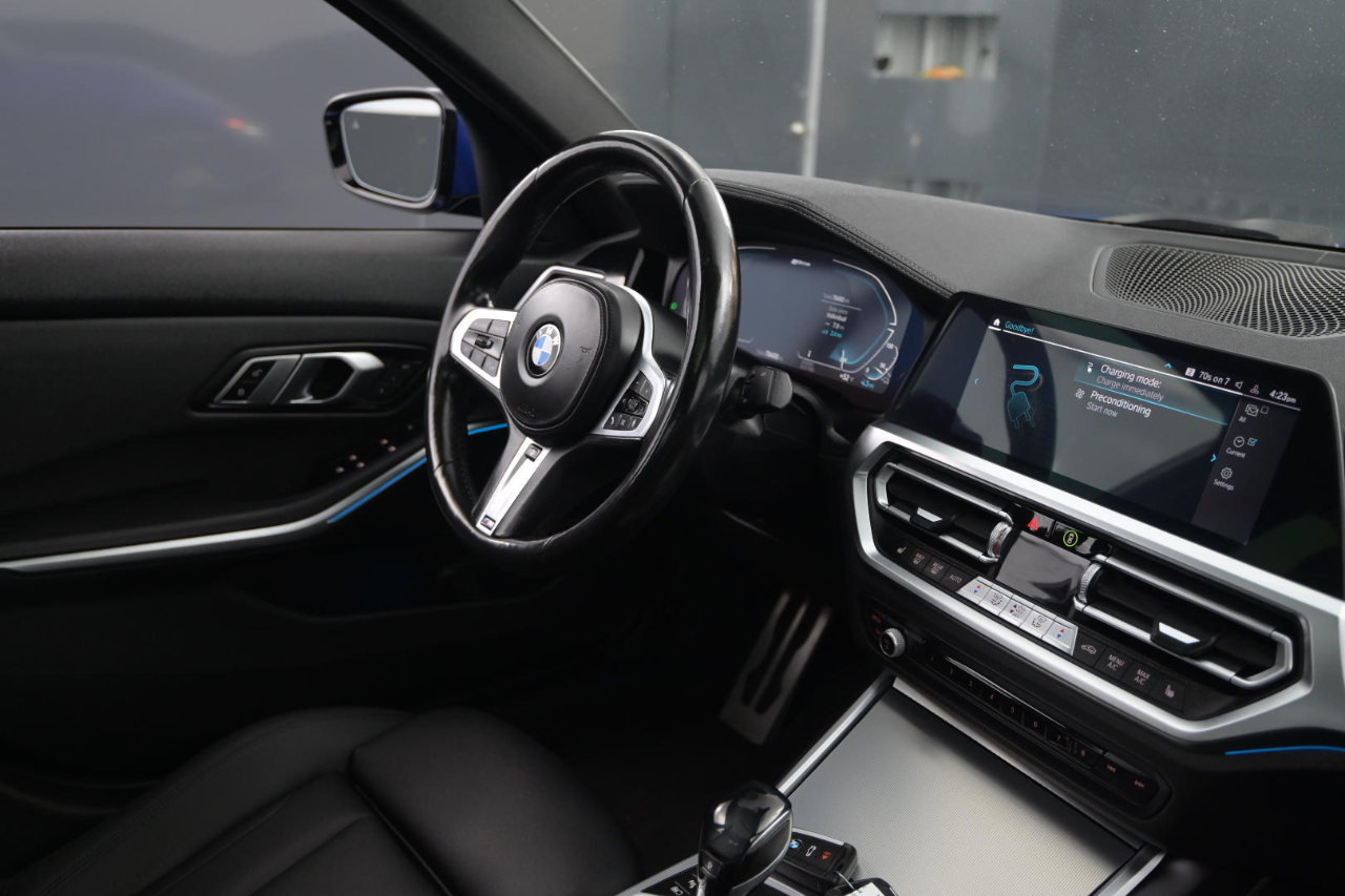 BMW 3 Series 330e xDrive Plug-In Hybrid 2021