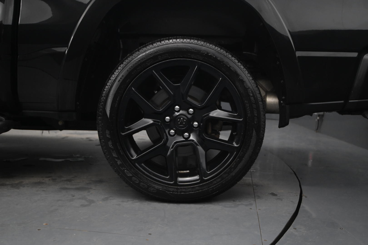 RAM 1500 Laramie 4x4 Crew Cab 5'7" Box 2021