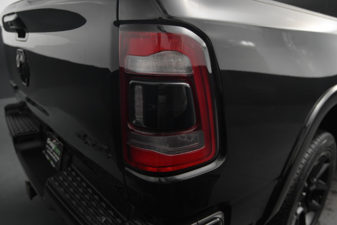 RAM 1500 Laramie 4x4 Crew Cab 5'7" Box 2021