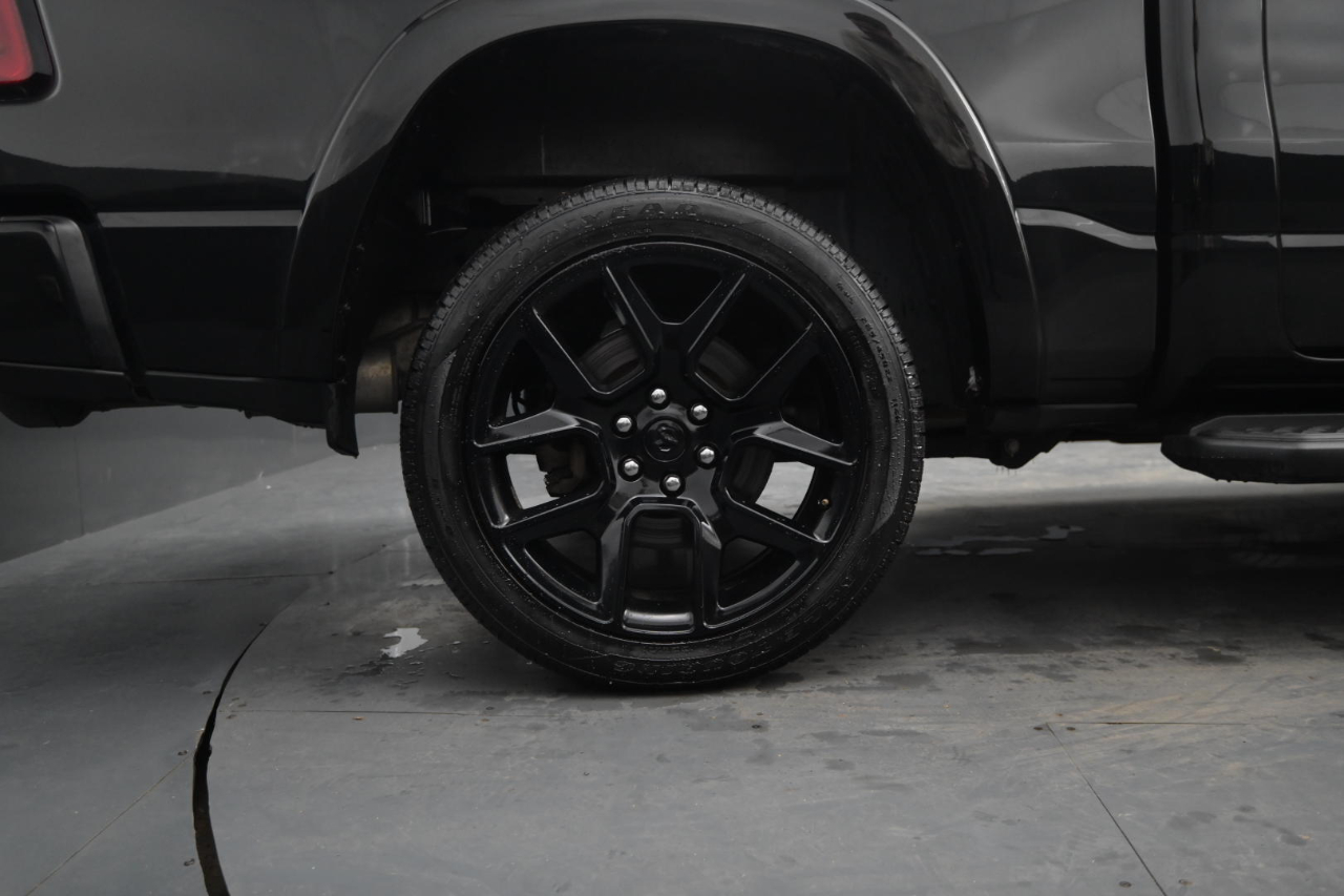 RAM 1500 Laramie 4x4 Crew Cab 5'7" Box 2021