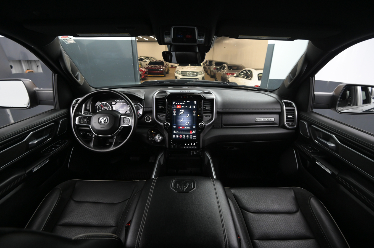 RAM 1500 Laramie 4x4 Crew Cab 5'7" Box 2021