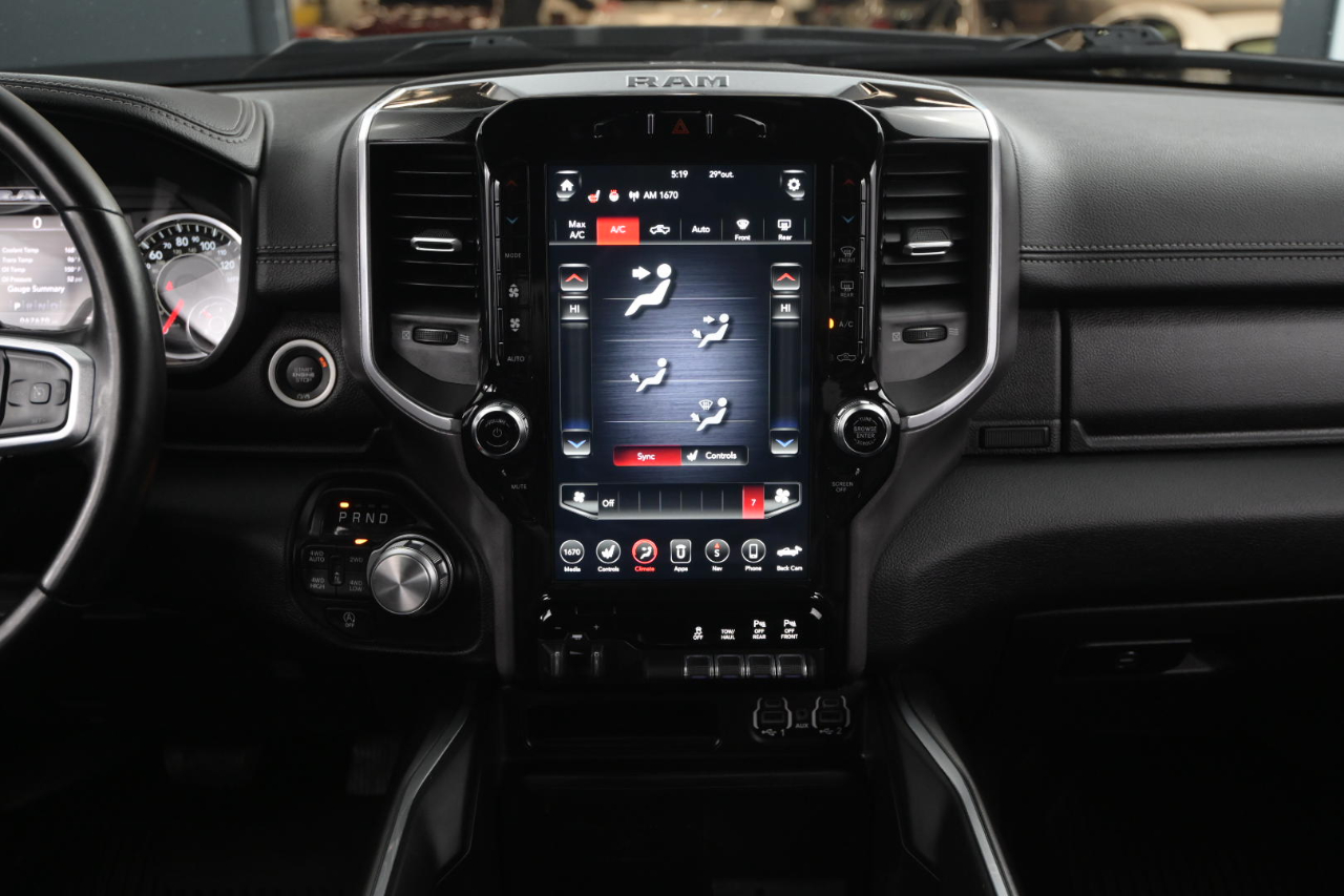 RAM 1500 Laramie 4x4 Crew Cab 5'7" Box 2021