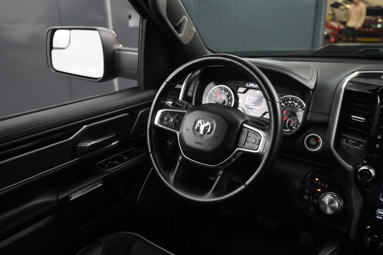 RAM 1500 Laramie 4x4 Crew Cab 5'7" Box 2021