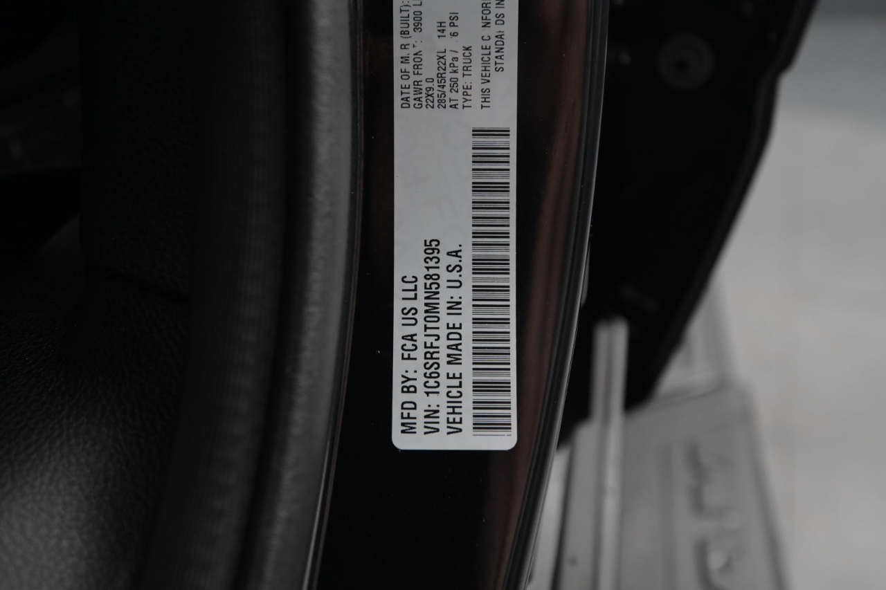 RAM 1500 Laramie 4x4 Crew Cab 5'7" Box 2021