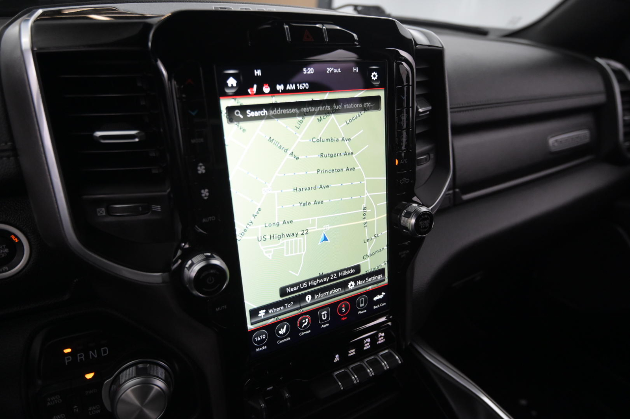 RAM 1500 Laramie 4x4 Crew Cab 5'7" Box 2021