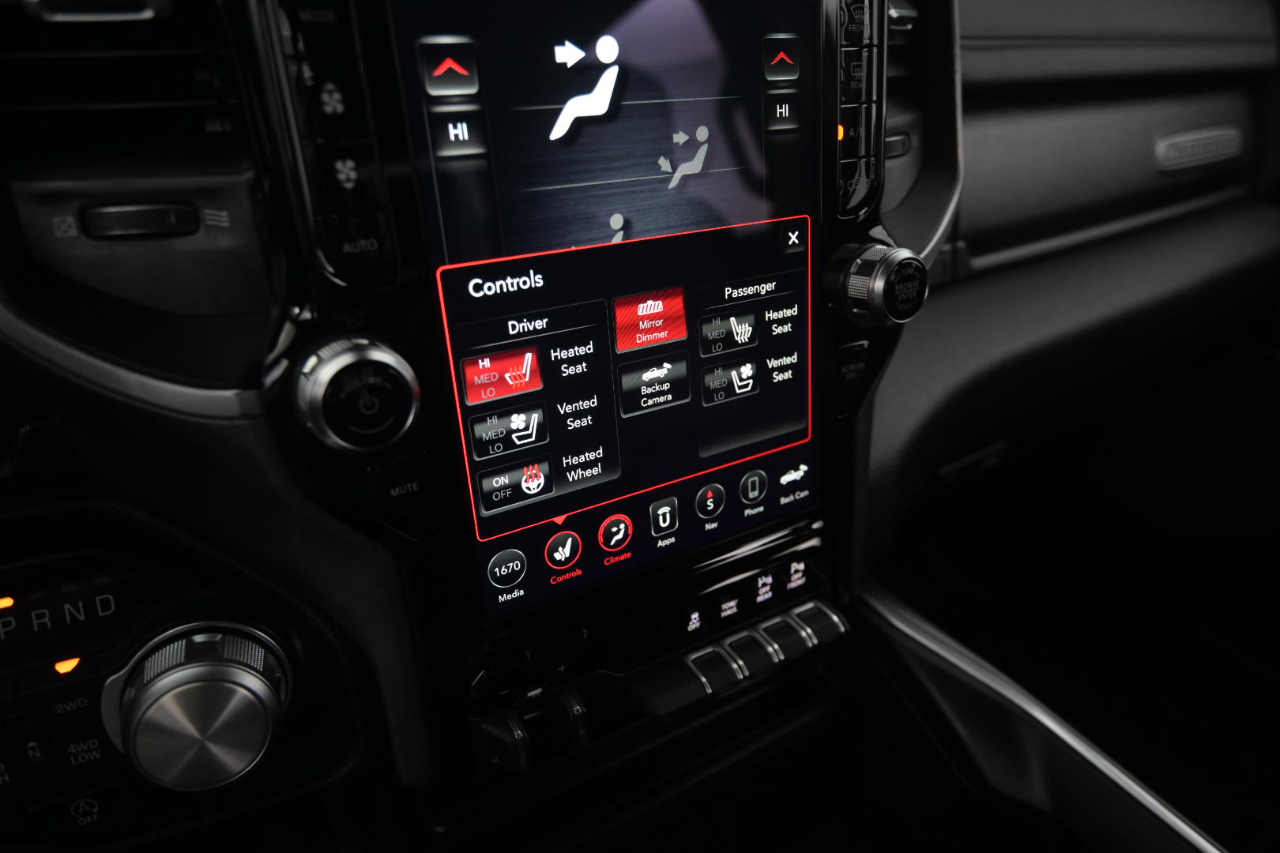 RAM 1500 Laramie 4x4 Crew Cab 5'7" Box 2021