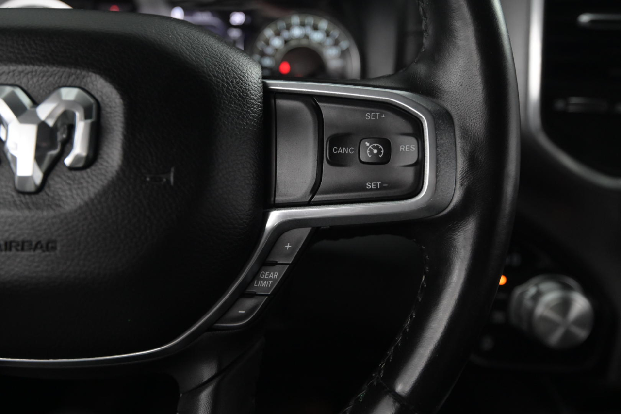 RAM 1500 Laramie 4x4 Crew Cab 5'7" Box 2021