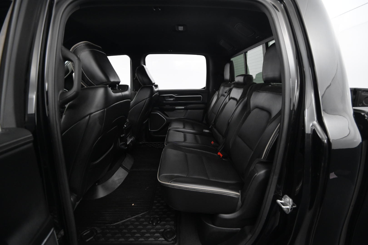 RAM 1500 Laramie 4x4 Crew Cab 5'7" Box 2021