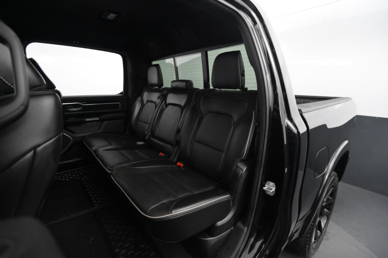 RAM 1500 Laramie 4x4 Crew Cab 5'7" Box 2021