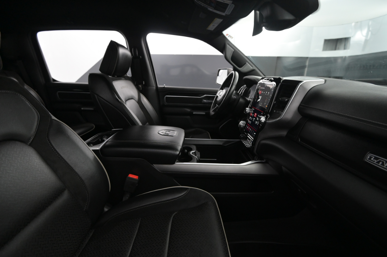 RAM 1500 Laramie 4x4 Crew Cab 5'7" Box 2021