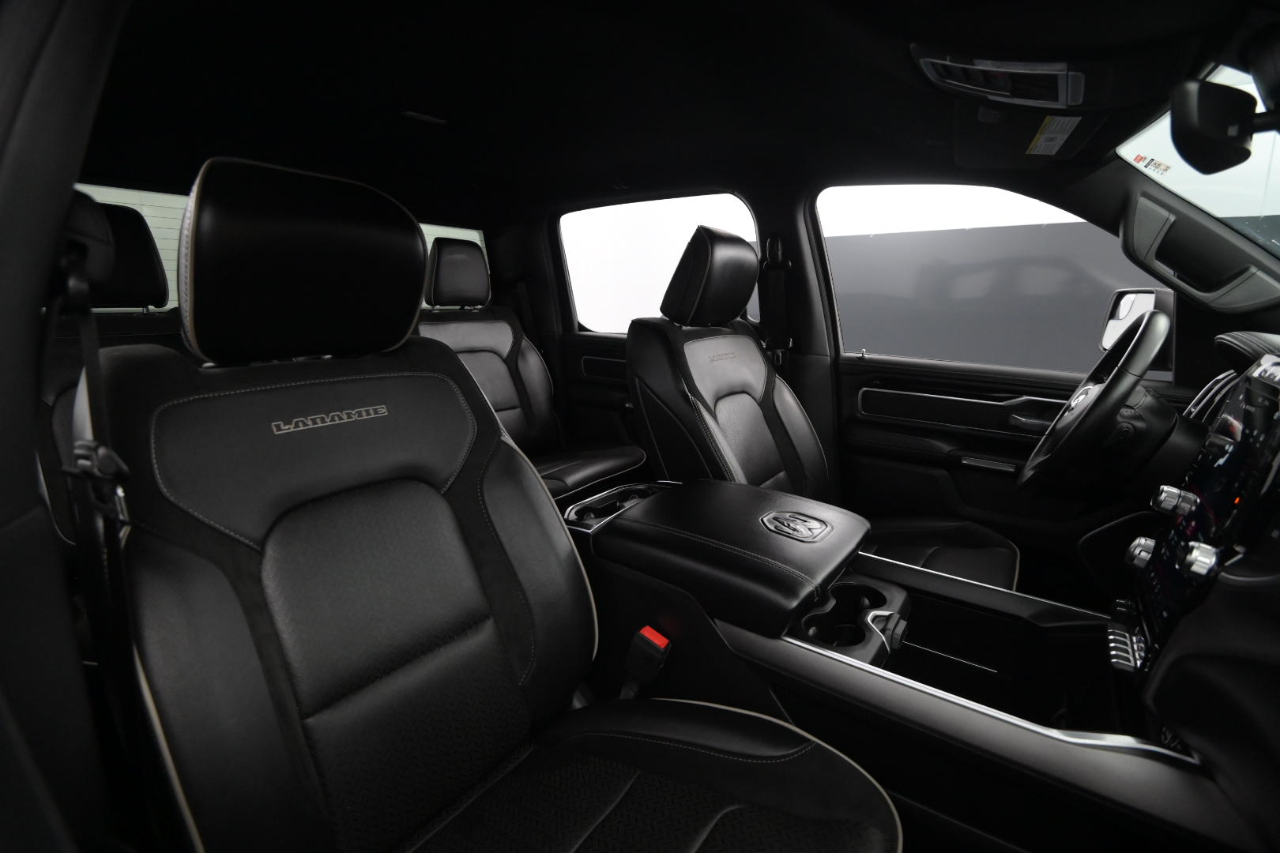 RAM 1500 Laramie 4x4 Crew Cab 5'7" Box 2021