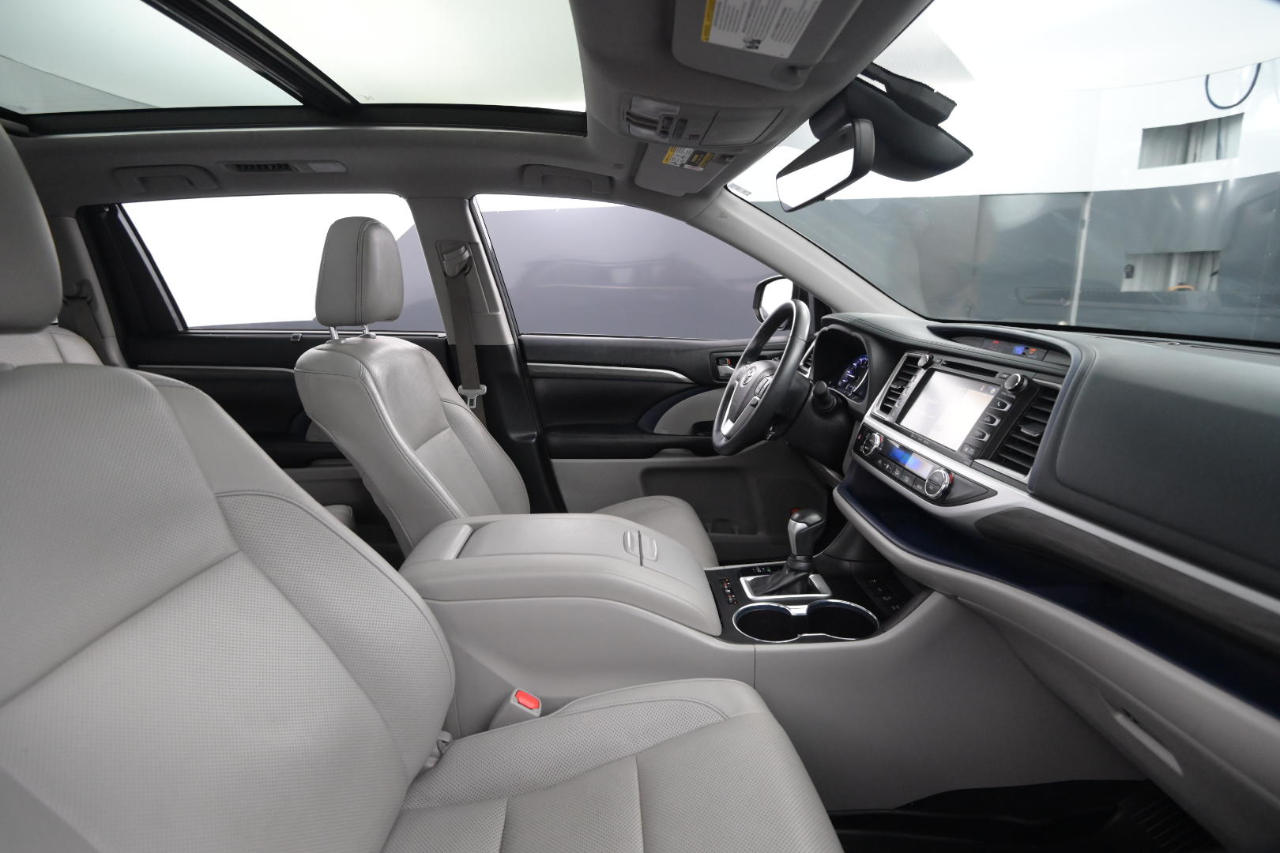 Toyota Highlander Limited V6 AWD (Natl) 2018