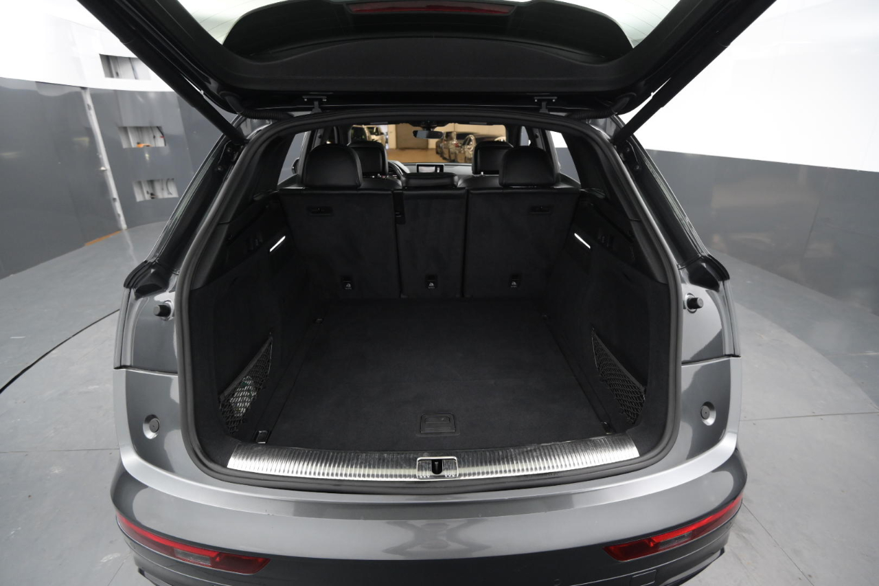 Audi SQ5 Premium Plus 3.0 TFSI quattro 2020