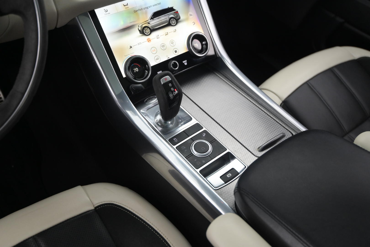 Land Rover Range Rover Sport Turbo i6 MHEV HST 2022