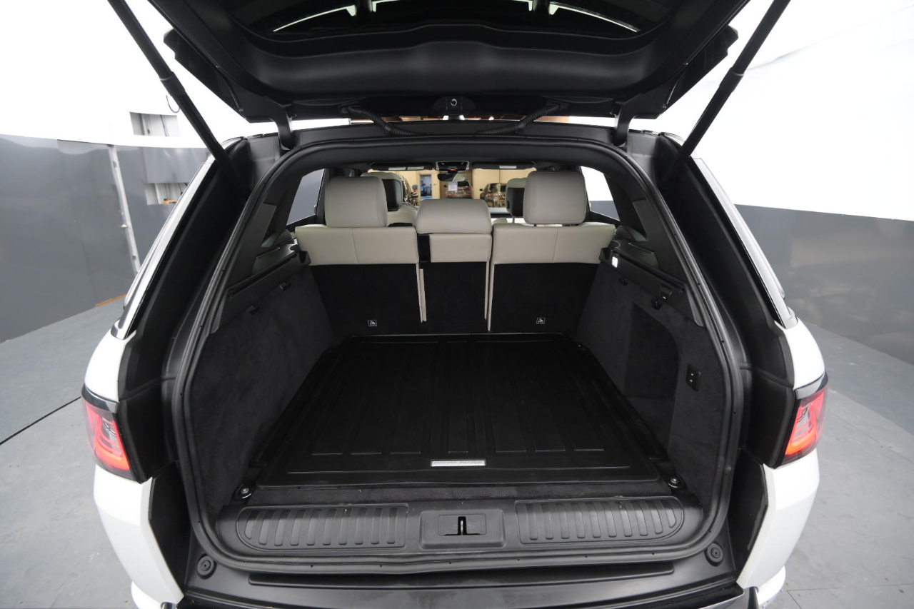 Land Rover Range Rover Sport Turbo i6 MHEV HST 2022