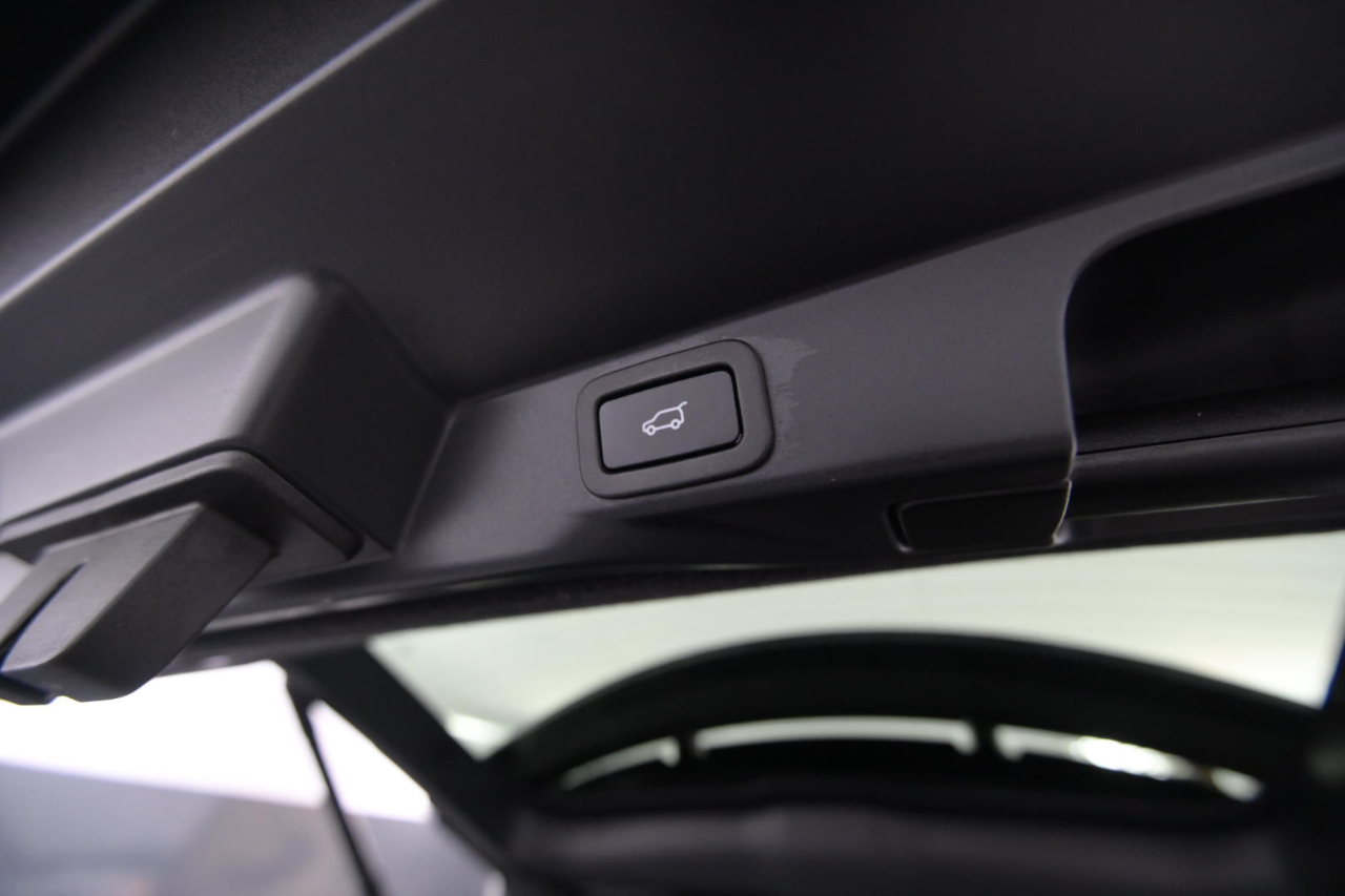 Land Rover Range Rover Sport Turbo i6 MHEV HST 2022