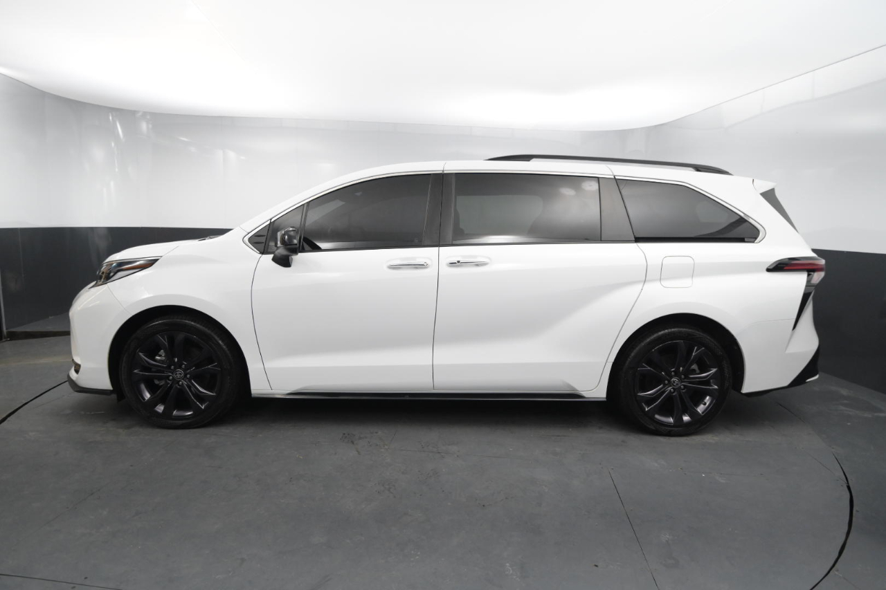 Toyota Sienna XSE FWD 7-Passenger (Natl) 2022