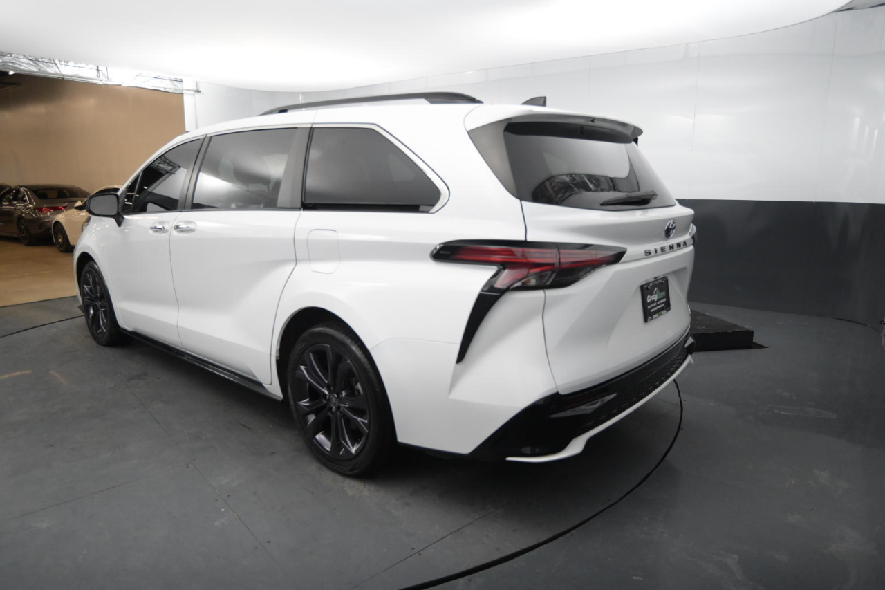 Toyota Sienna XSE FWD 7-Passenger (Natl) 2022