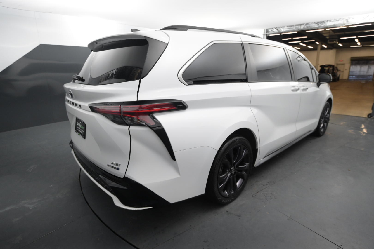 Toyota Sienna XSE FWD 7-Passenger (Natl) 2022