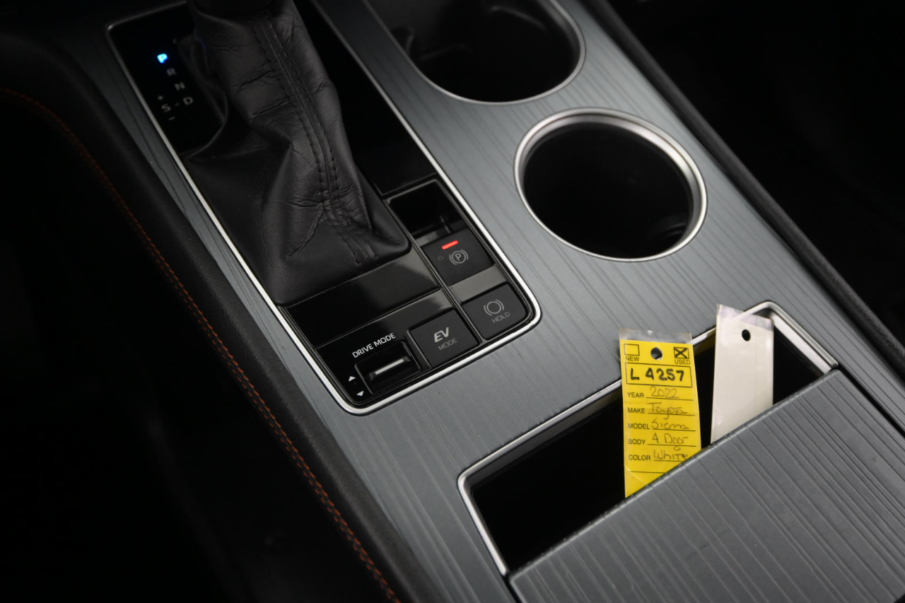 Toyota Sienna XSE FWD 7-Passenger (Natl) 2022