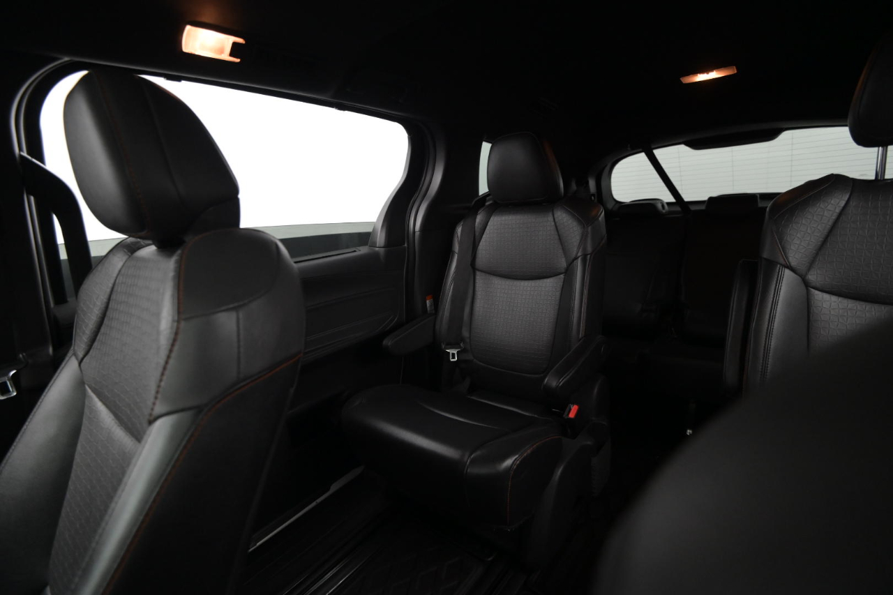 Toyota Sienna XSE FWD 7-Passenger (Natl) 2022