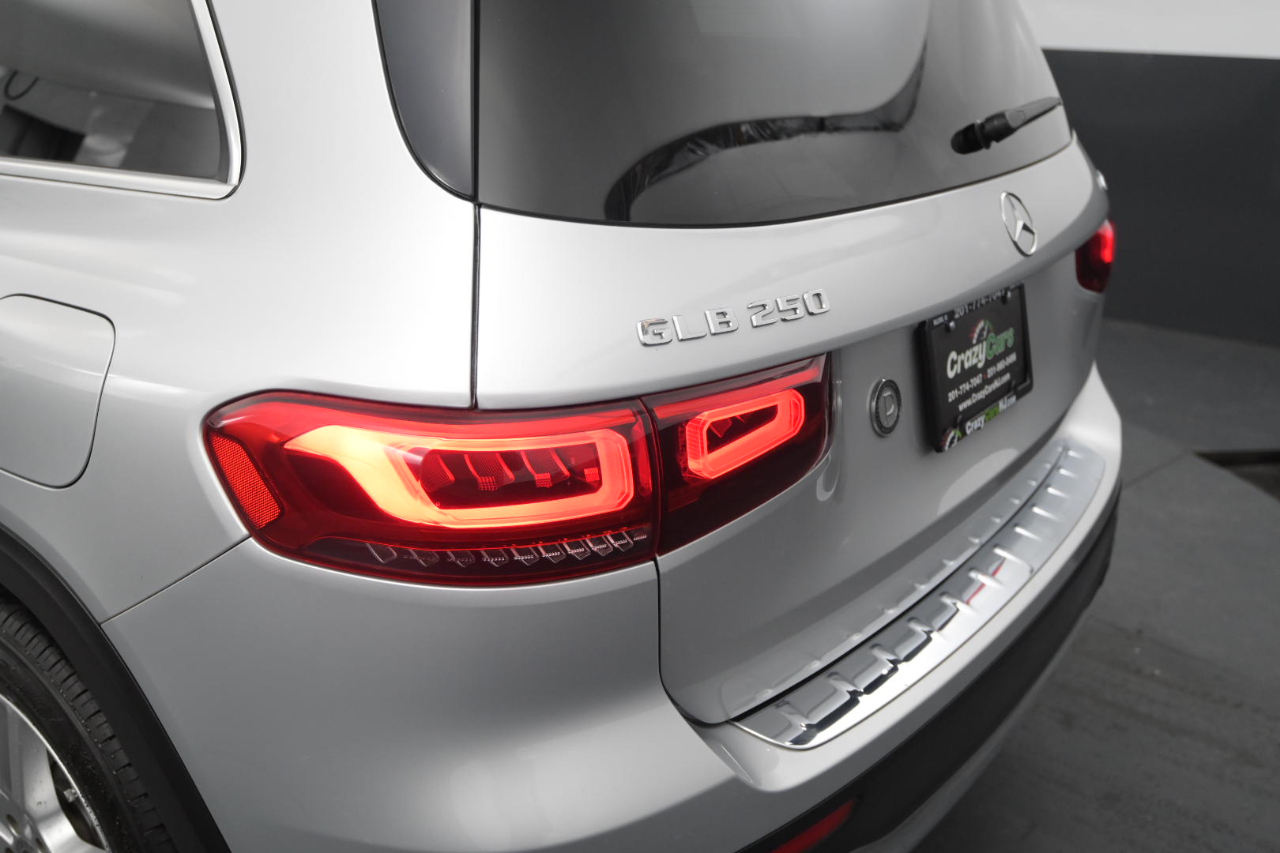 Mercedes-Benz GLB GLB 250 4MATIC SUV 2021