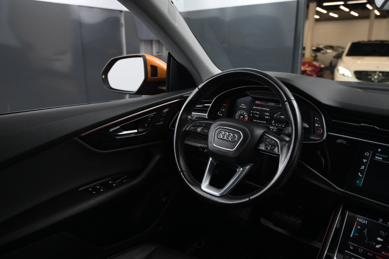 Audi Q8 Premium Plus 55 TFSI quattro 2021