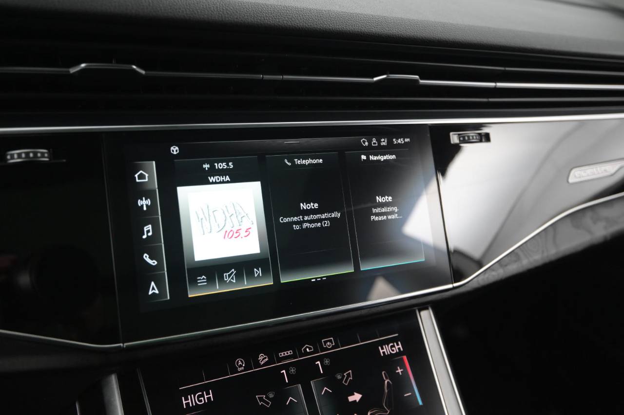 Audi Q8 Premium Plus 55 TFSI quattro 2021