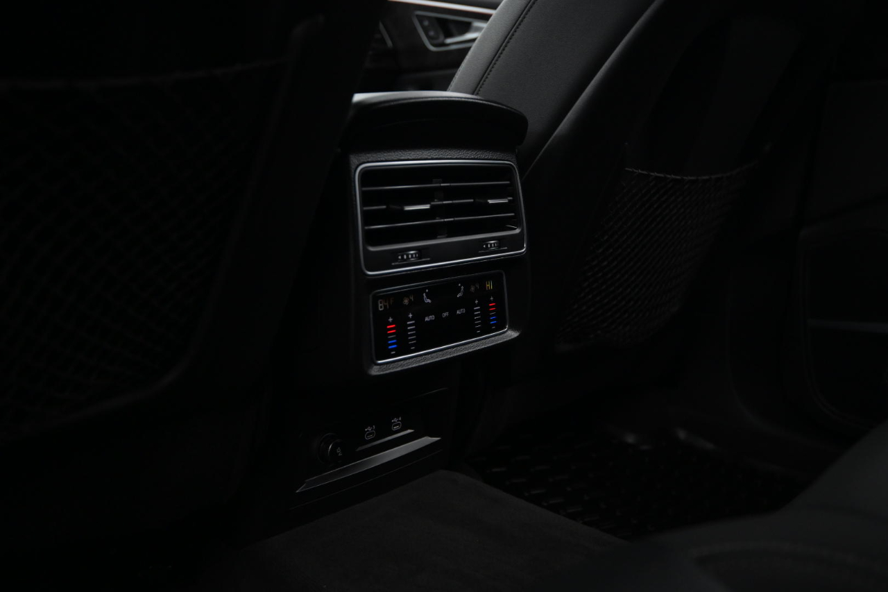 Audi Q8 Premium Plus 55 TFSI quattro 2021