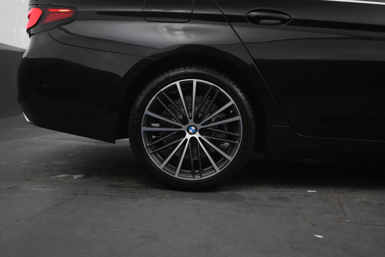 BMW 5 Series 540i xDrive Sedan 2021