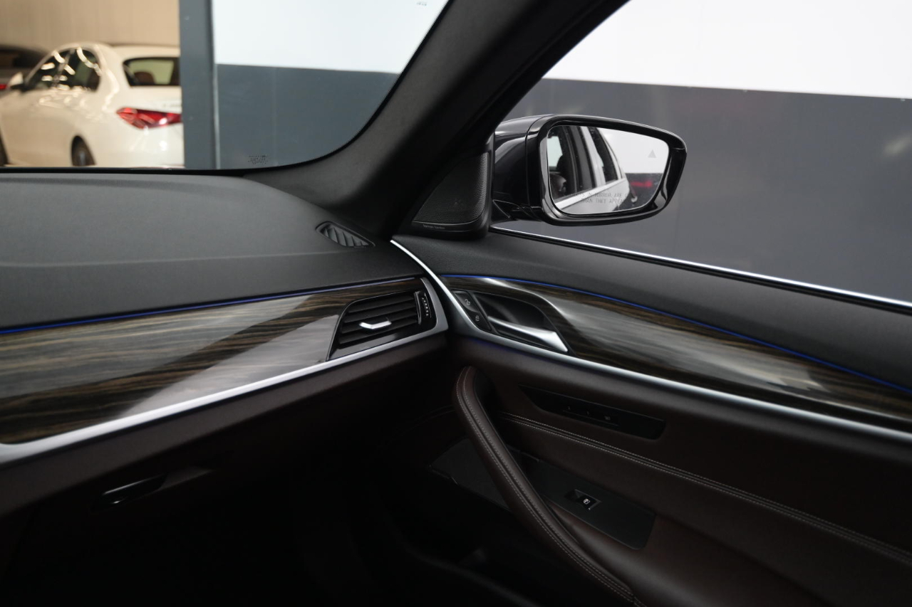 BMW 5 Series 540i xDrive Sedan 2021