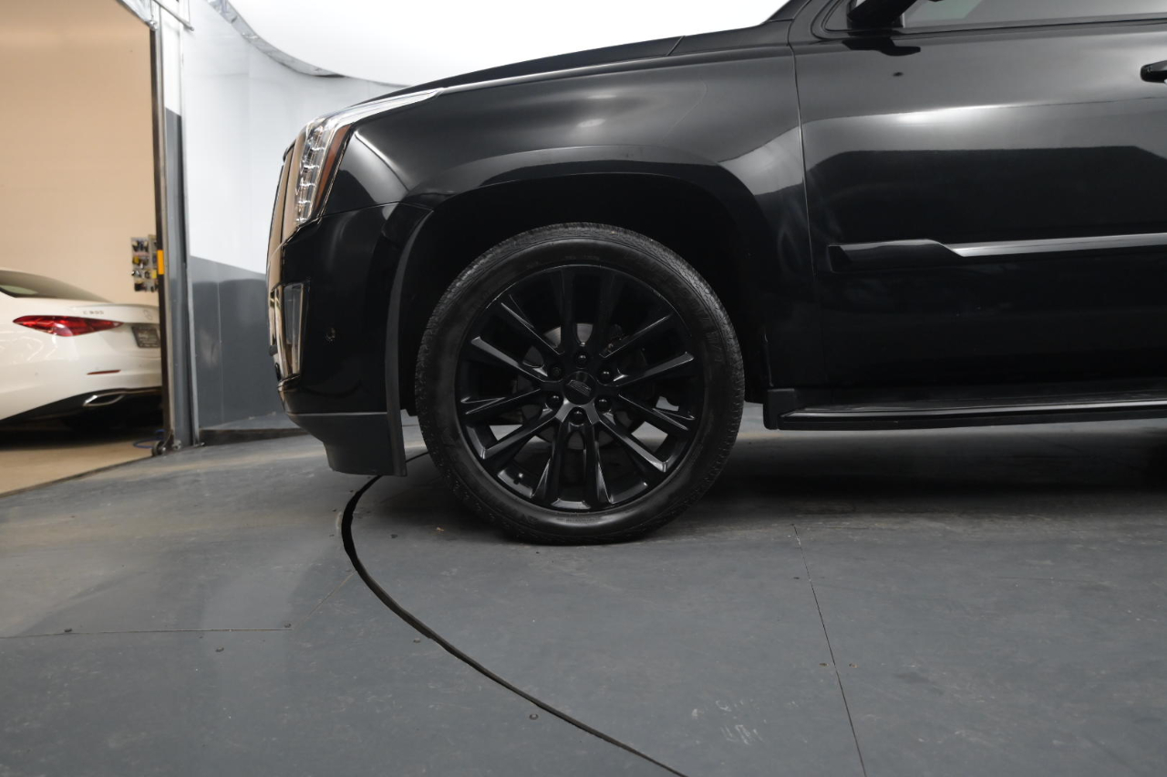 Cadillac Escalade ESV 4WD 4dr Luxury 2019