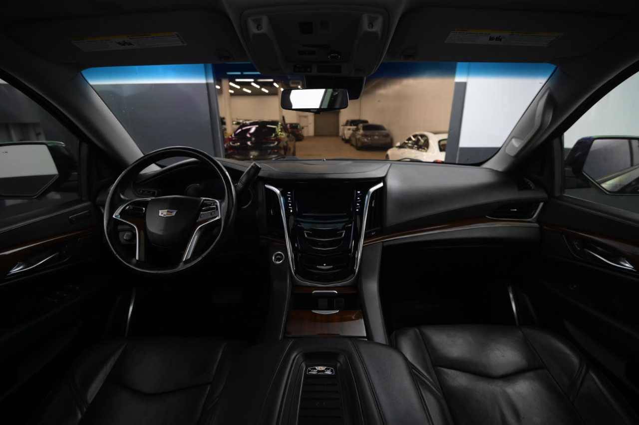 Cadillac Escalade ESV 4WD 4dr Luxury 2019