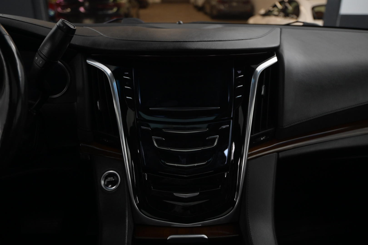Cadillac Escalade ESV 4WD 4dr Luxury 2019