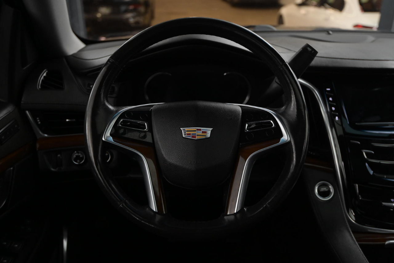 Cadillac Escalade ESV 4WD 4dr Luxury 2019