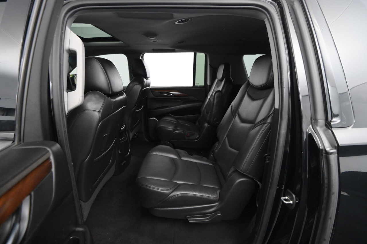 Cadillac Escalade ESV 4WD 4dr Luxury 2019