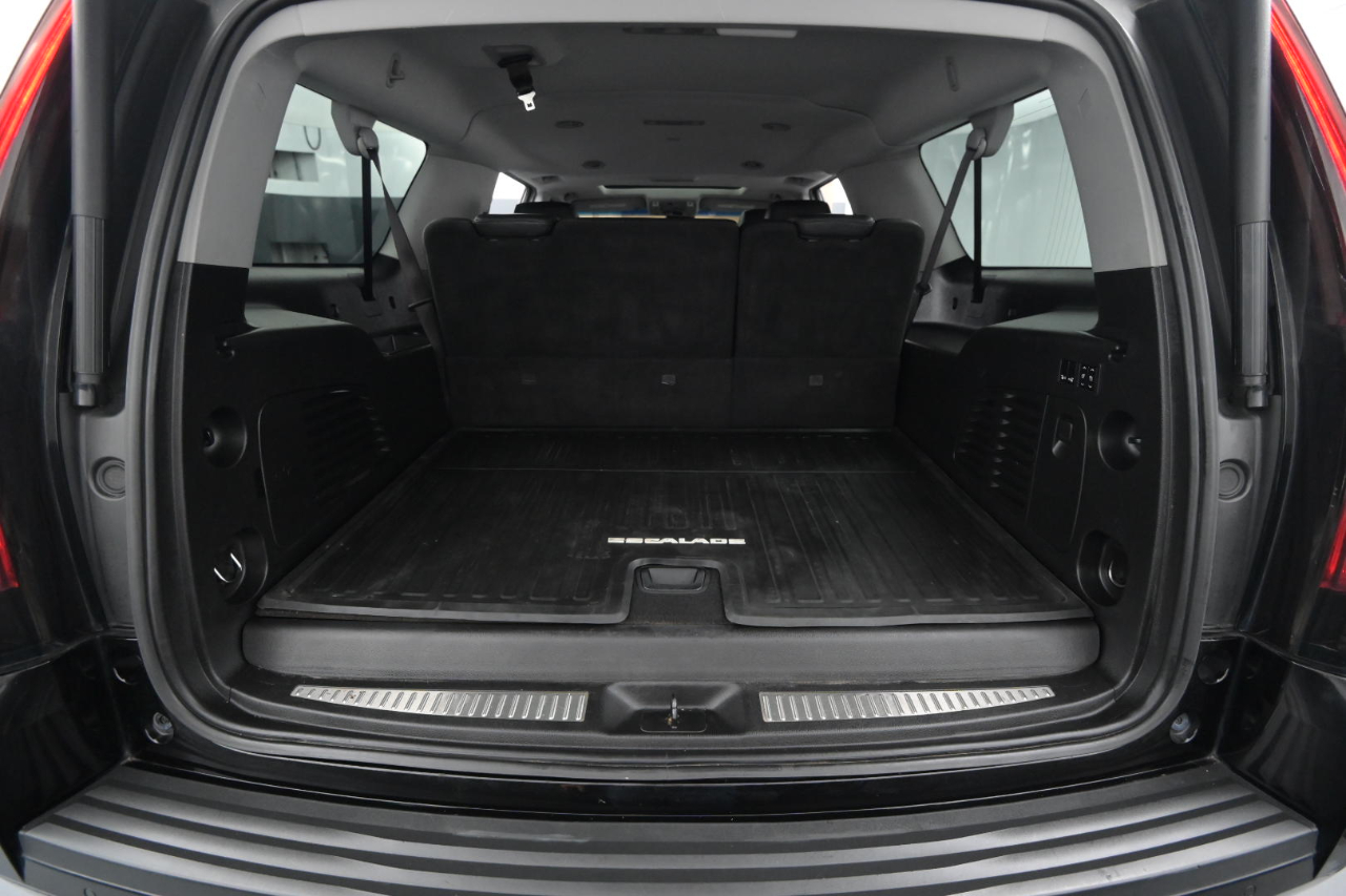 Cadillac Escalade ESV 4WD 4dr Luxury 2019