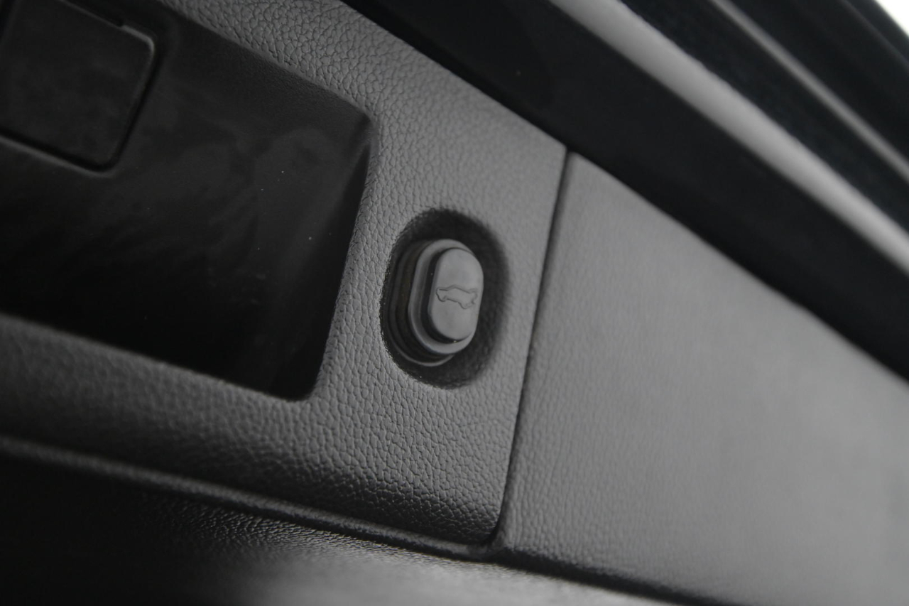 Cadillac Escalade ESV 4WD 4dr Luxury 2019