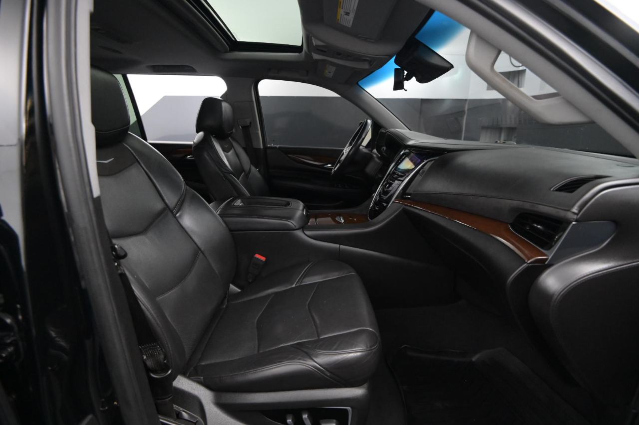 Cadillac Escalade ESV 4WD 4dr Luxury 2019