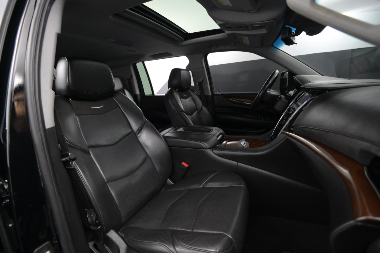 Cadillac Escalade ESV 4WD 4dr Luxury 2019